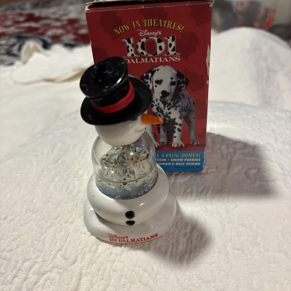 1996 Disneys 101 Dalmatians Snowman Snow Globe McDonalds Christmas Tree Ornament